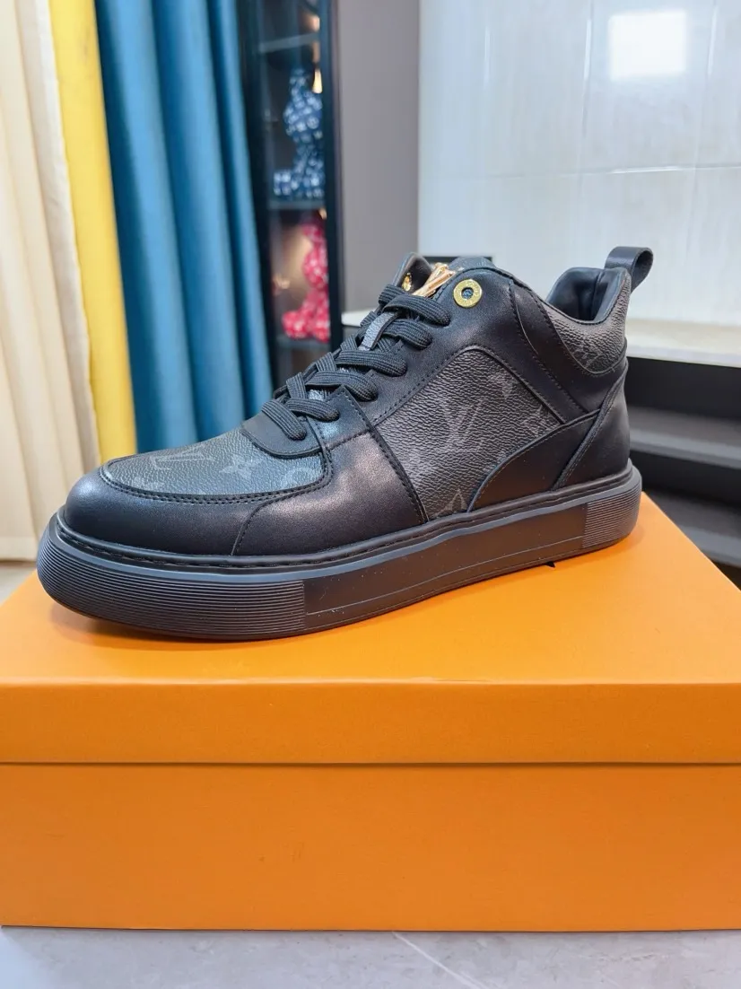 Ex-factory price 438🌹🌹【LOUIS VUITTON】Same style on Louis Vuitton* official website🚹Men's high-top casual shoes❤️Same style as popular celebrities and big names ~ Best-selling at home and abroad Lv focuses on the checkerboard series...Imported first-layer cowhide with special fabrics➕Full sheepskin lining➕Brand-specific hollow outsole💎Produced by OEM The highest version🔍🔍Number of codes: 38-44,